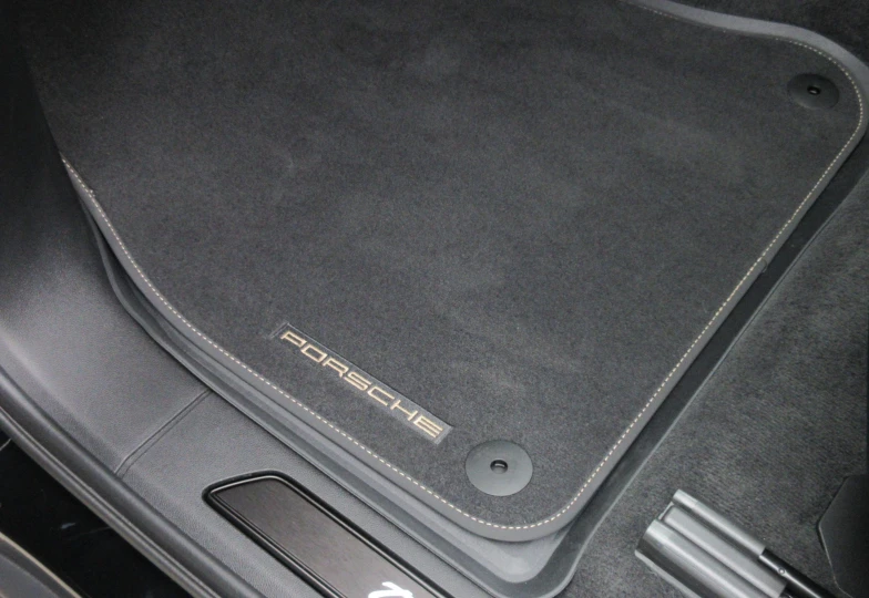 Porsche Cayenne Черный