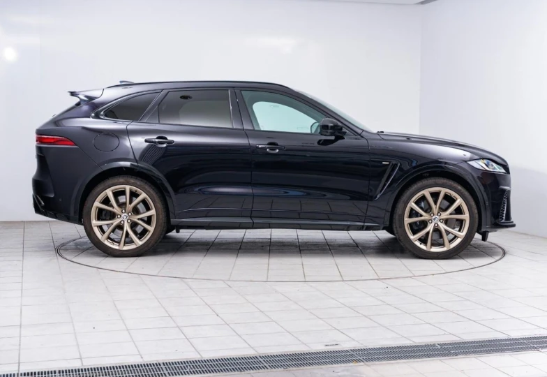 Jaguar F-Pace Black