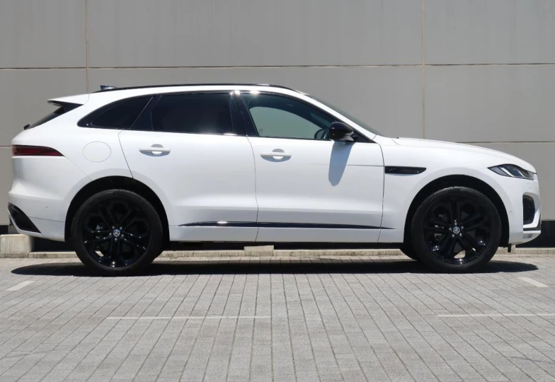 Jaguar F-Pace Белый