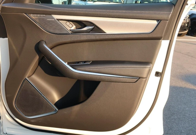 Jaguar F-Pace Белый