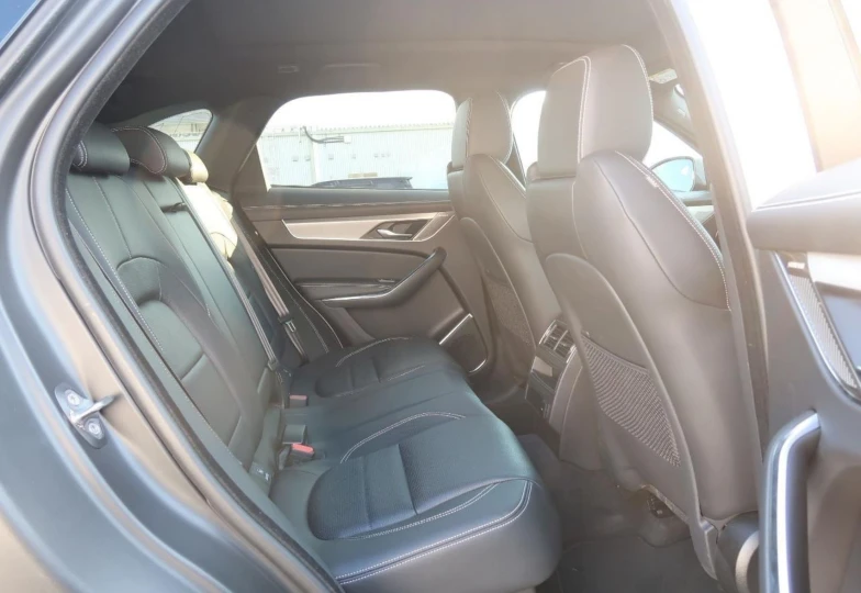 Jaguar F-Pace Белый