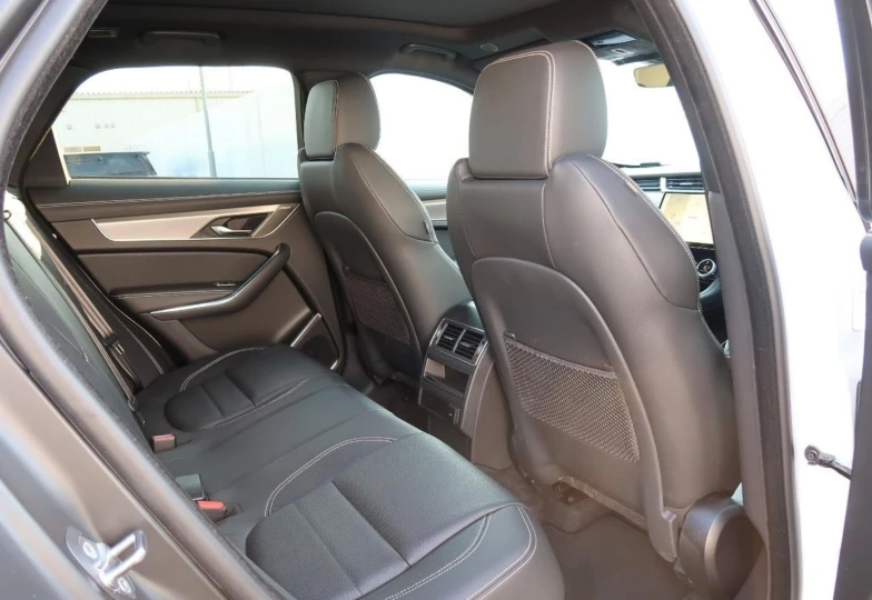 Jaguar F-Pace Белый