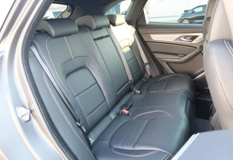 Jaguar F-Pace Белый