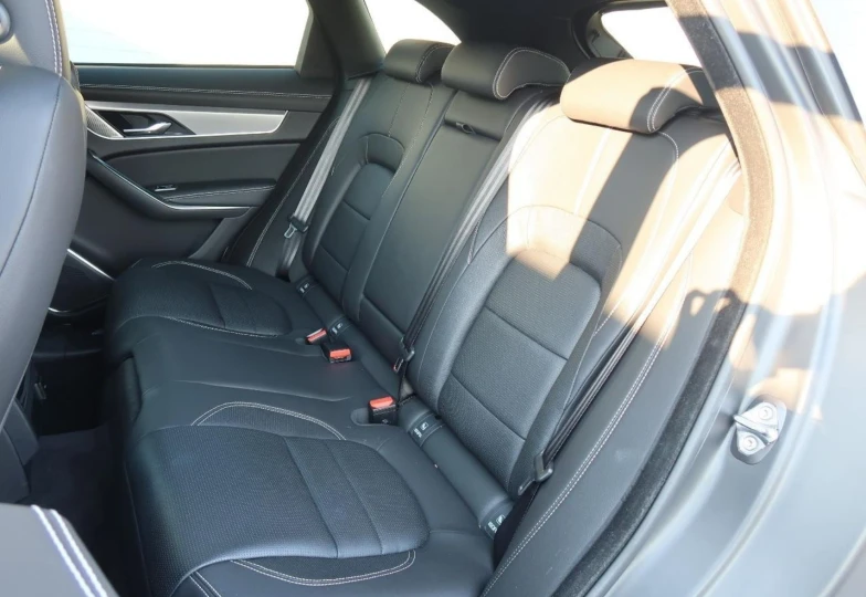 Jaguar F-Pace Белый