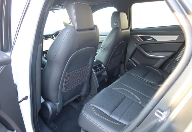 Jaguar F-Pace Белый