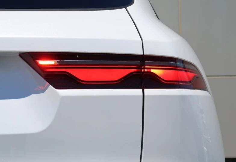 Jaguar F-Pace Белый