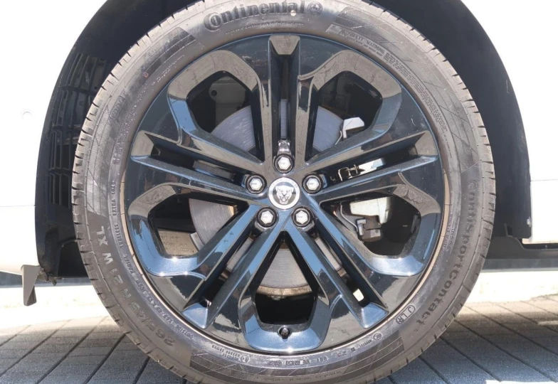 Jaguar F-Pace Белый