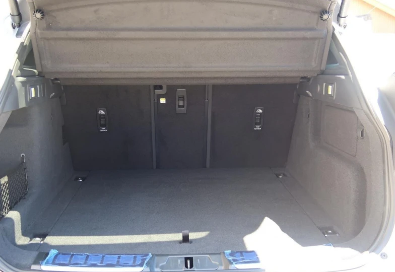 Jaguar F-Pace Белый