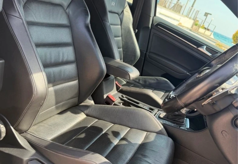 Volkswagen Golf Black