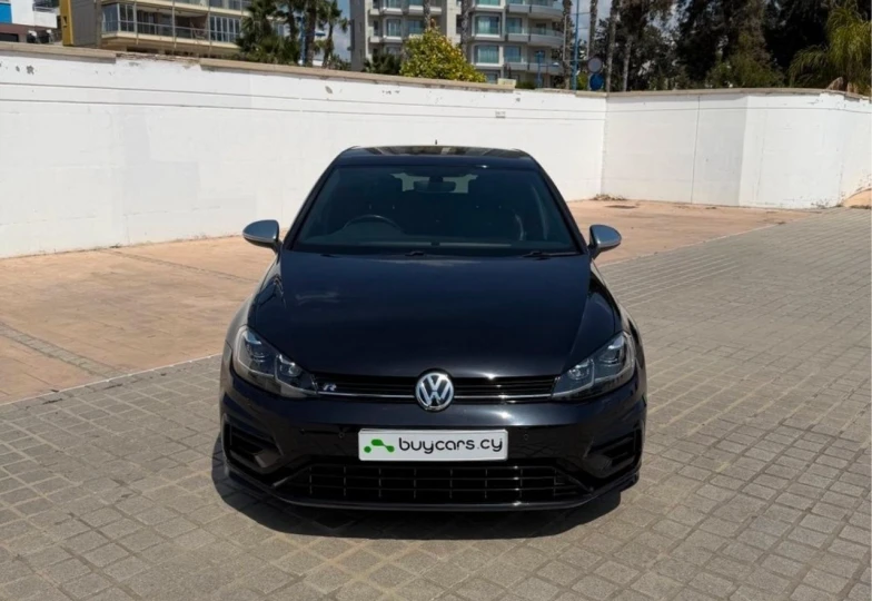 Volkswagen Golf Black