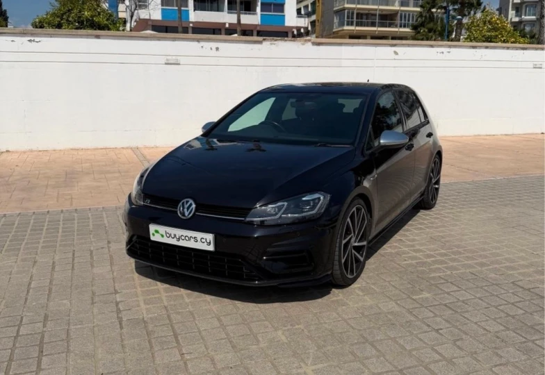 Volkswagen Golf Black