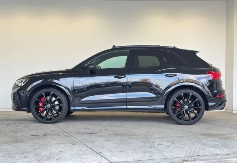 Audi RS Q3 Черный