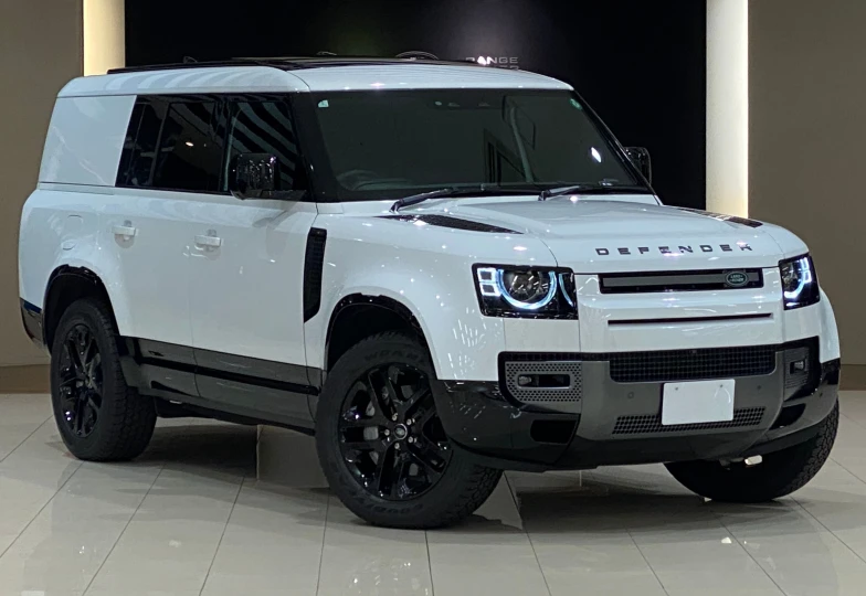 Land Rover Defender Белый