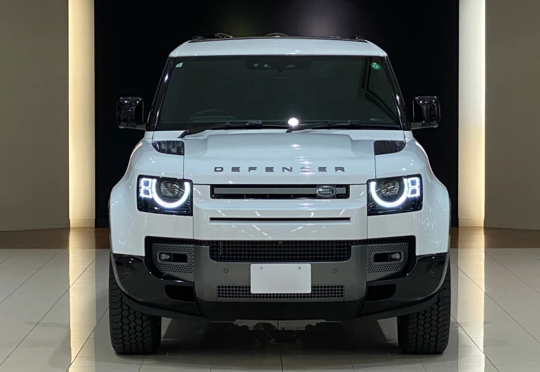 Land Rover Defender Белый