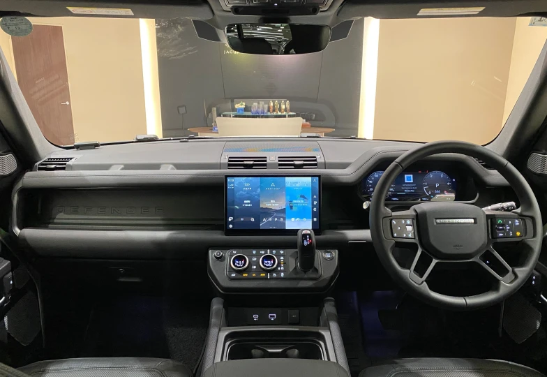 Land Rover Defender Белый