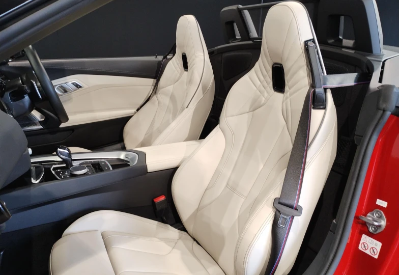 BMW Z4 Красный