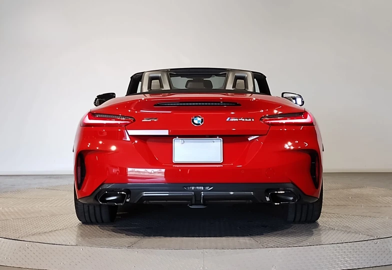 BMW Z4 Красный