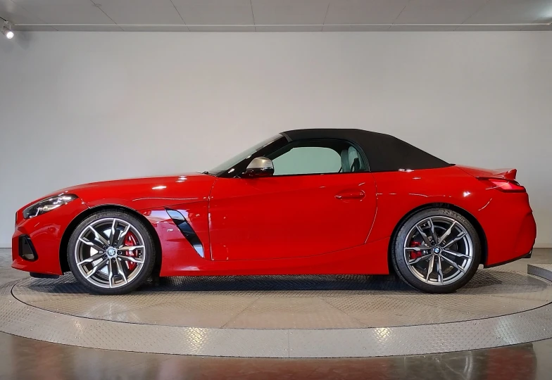 BMW Z4 Красный