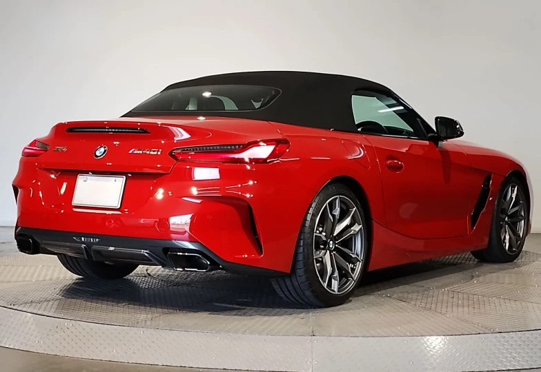 BMW Z4 Красный