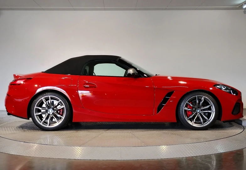 BMW Z4 Красный