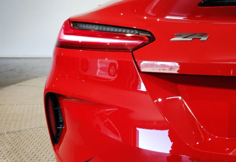 BMW Z4 Красный