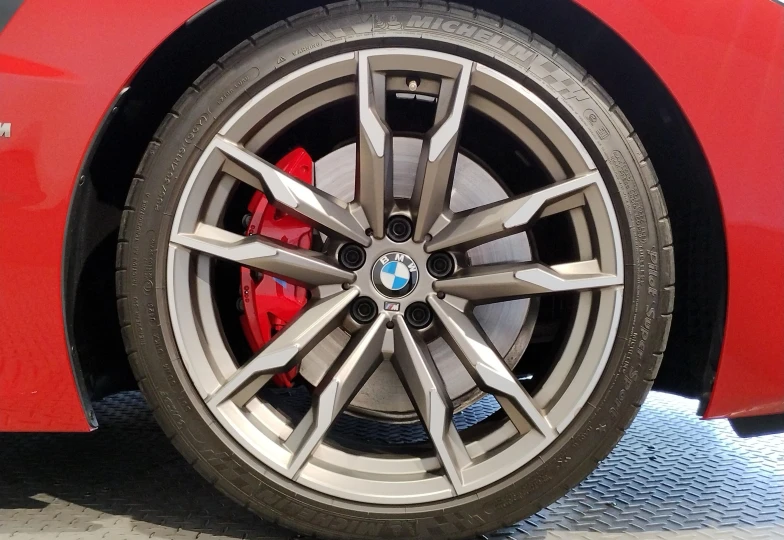 BMW Z4 Красный