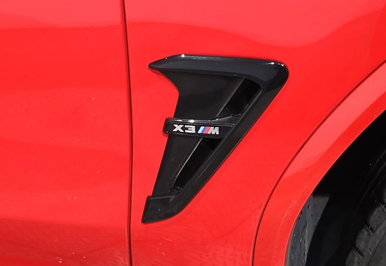 BMW X3 Красный