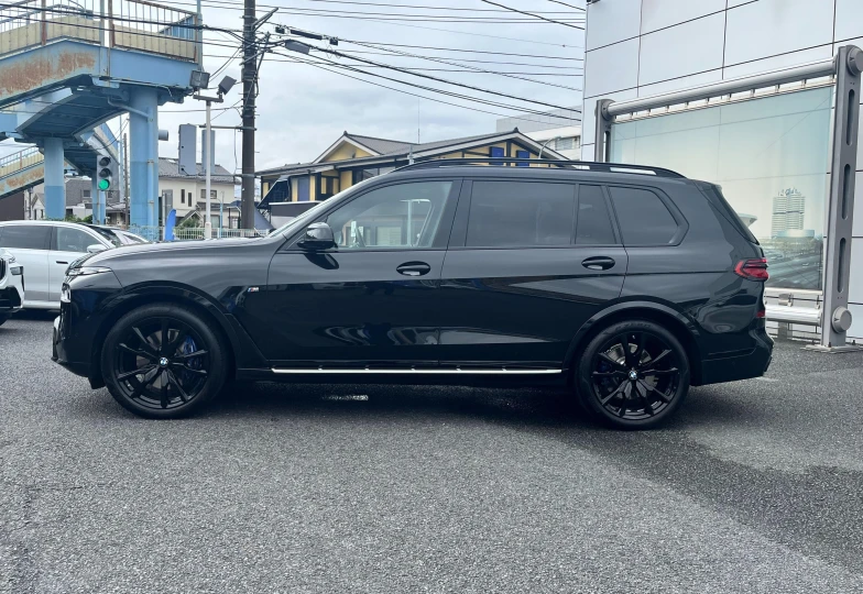 BMW X7 Черный