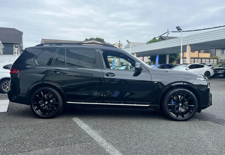 BMW X7 Черный