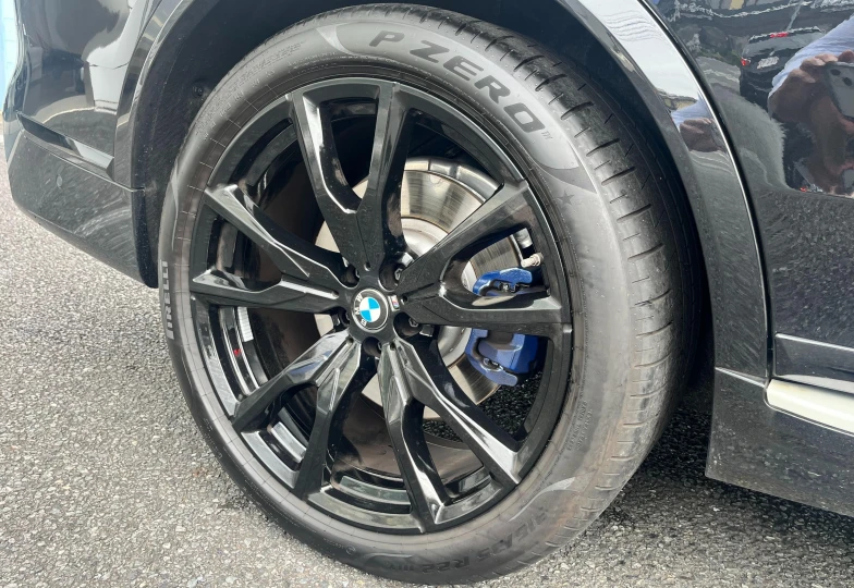 BMW X7 Черный