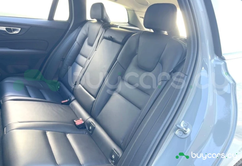 Volvo V60 Серый