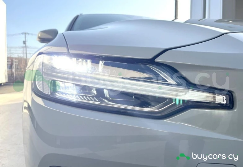 Volvo V60 Серый