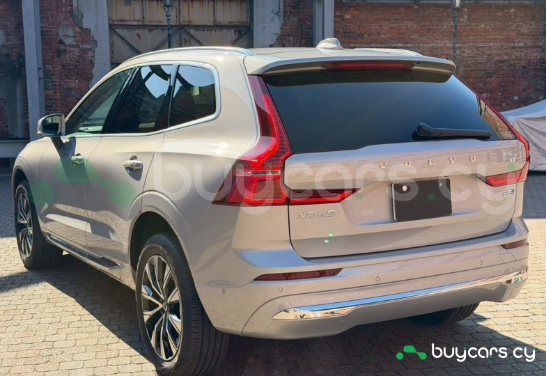 Volvo XC60 Серый