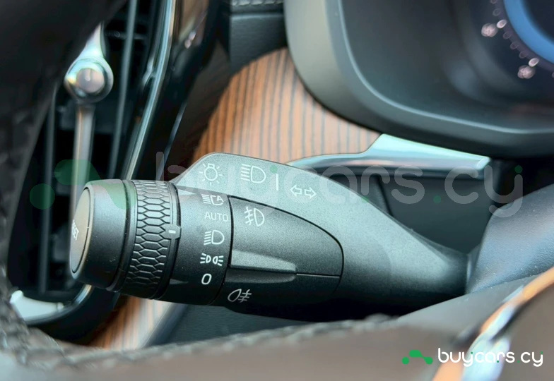 Volvo XC60 Серый