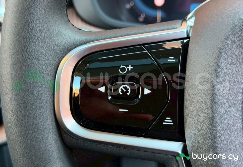 Volvo XC60 Серый