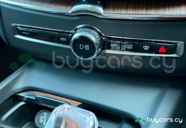 Volvo XC60 Серый