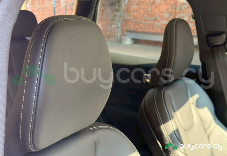 Volvo XC60 Серый