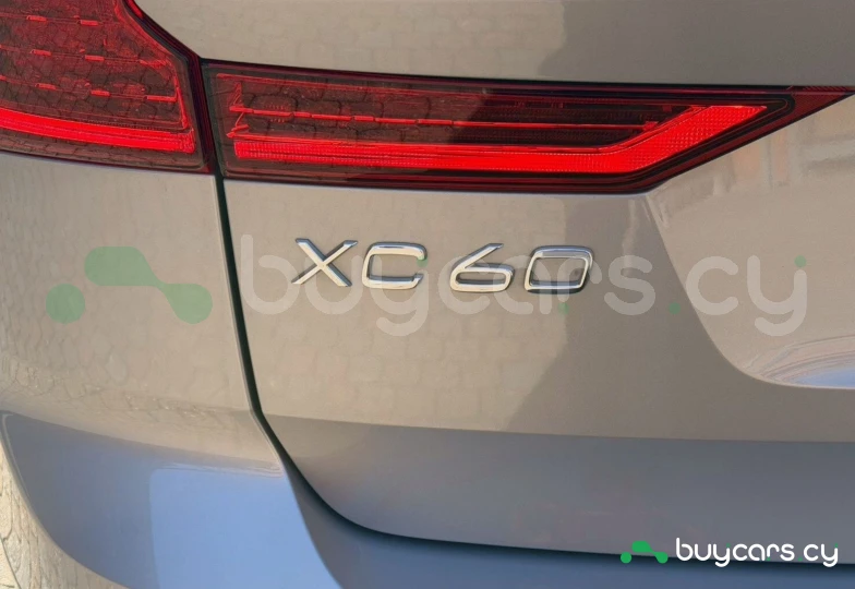 Volvo XC60 Серый