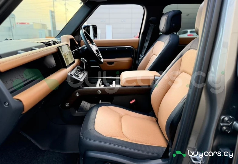 Land Rover Defender Grey