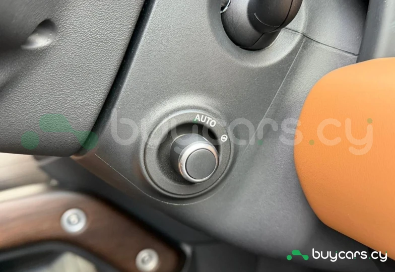 Land Rover Defender Grey