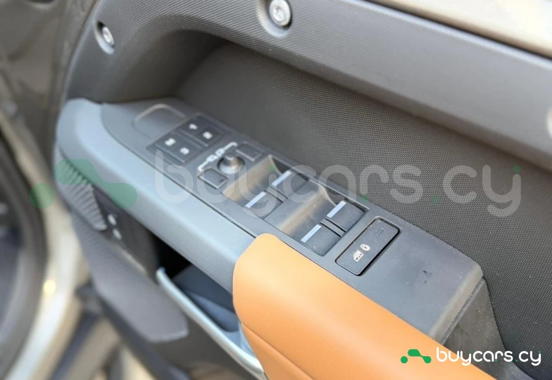 Land Rover Defender Grey