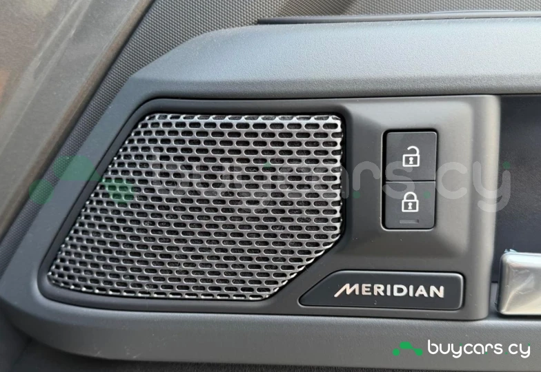 Land Rover Defender Grey