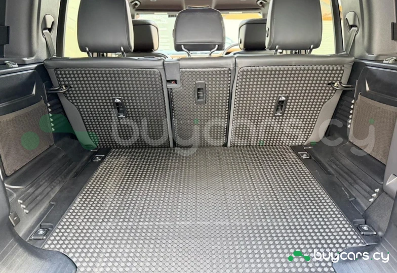 Land Rover Defender Grey