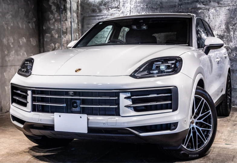 Porsche Cayenne White