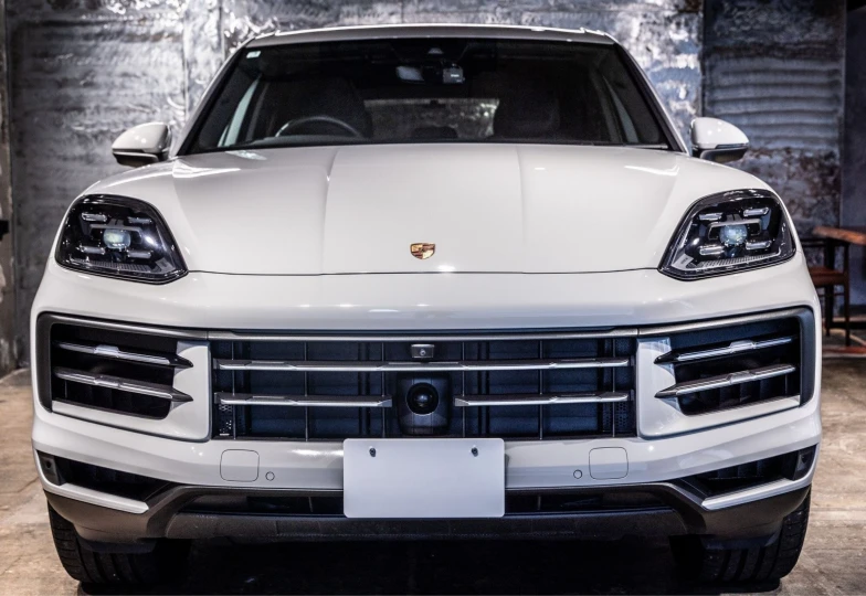 Porsche Cayenne White