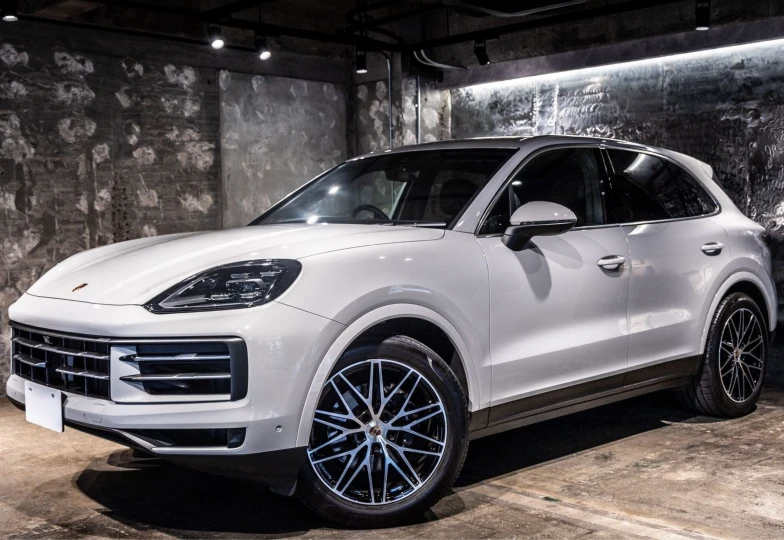 Porsche Cayenne White