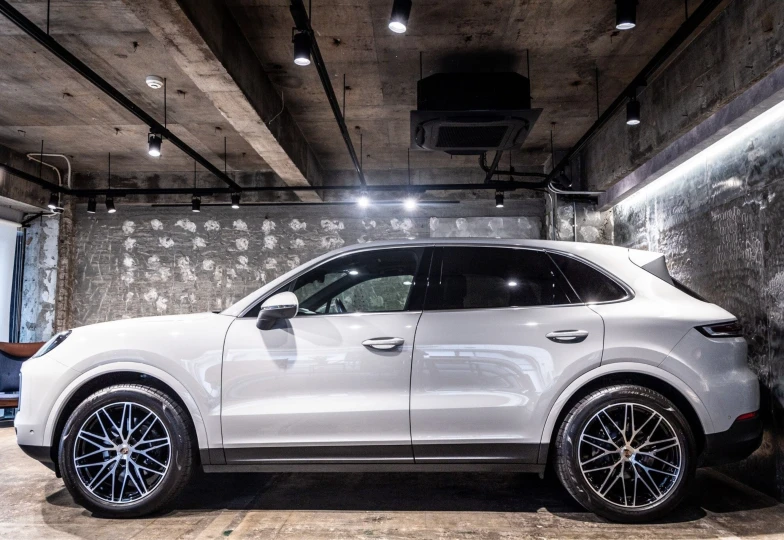 Porsche Cayenne White