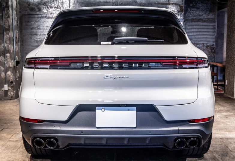 Porsche Cayenne White