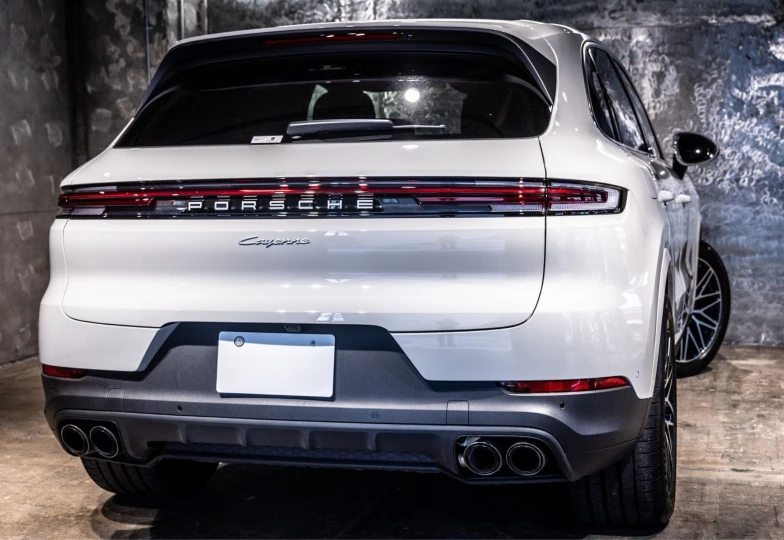 Porsche Cayenne White