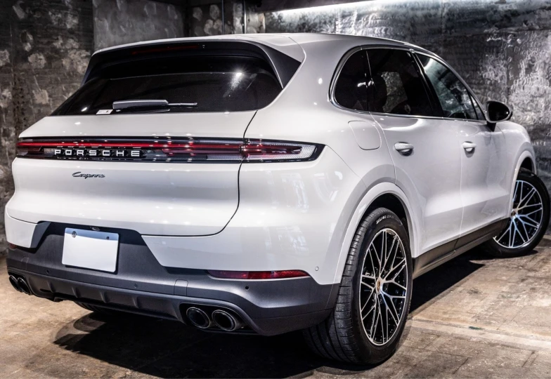 Porsche Cayenne White